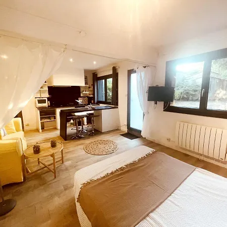 Lejlighed Superbe Boheme Dans Les Vignes Nîmes